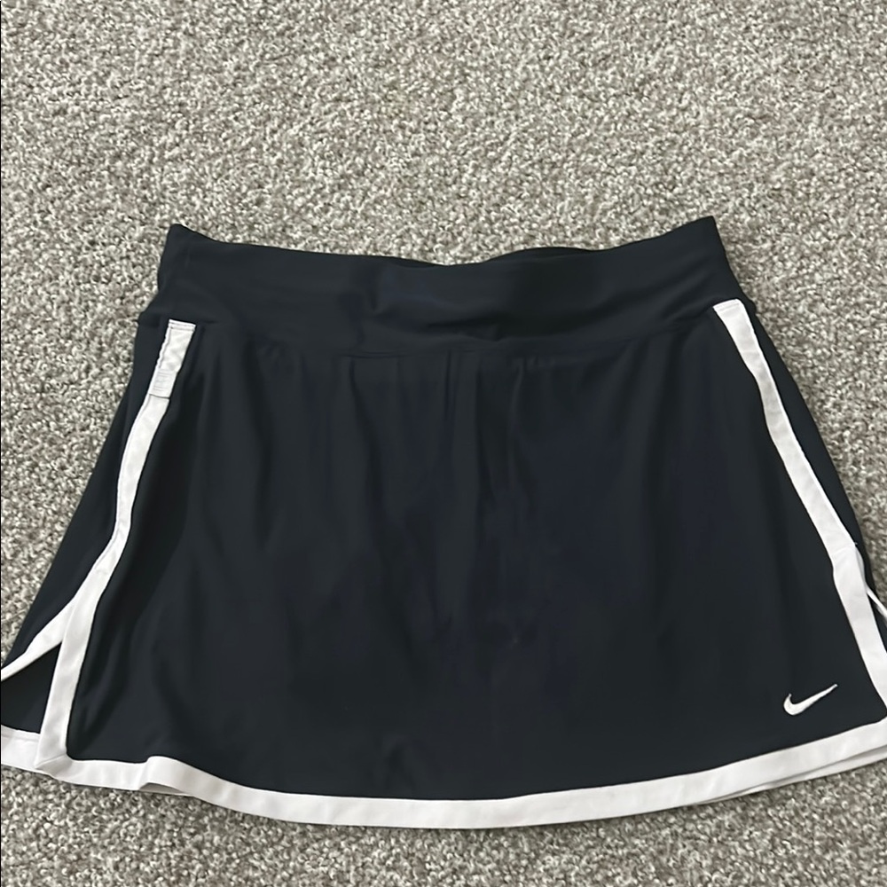Nike Women's Black and White Skort